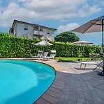Giada Palace - Pool & Apartment Lucca