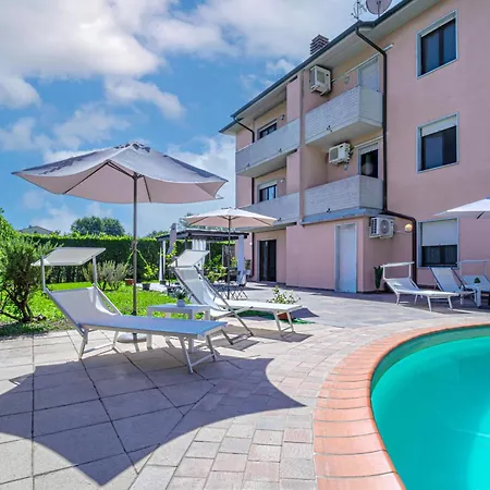 Giada Palace - Pool & *