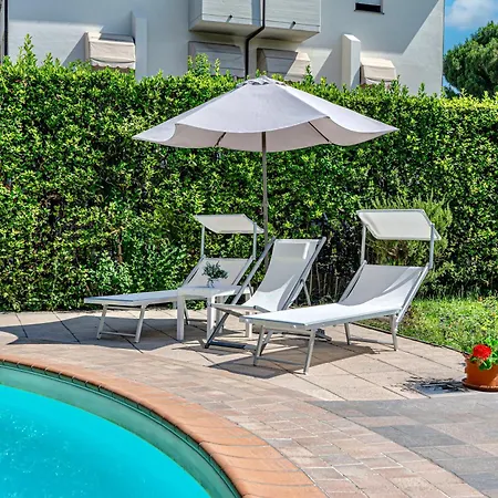 Giada Palace - Pool & Lejlighed