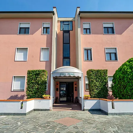 Giada Palace - Pool & Apartment Lucca