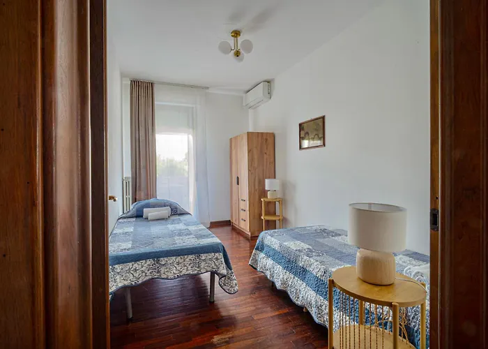 Giada Palace - Pool & Lucca